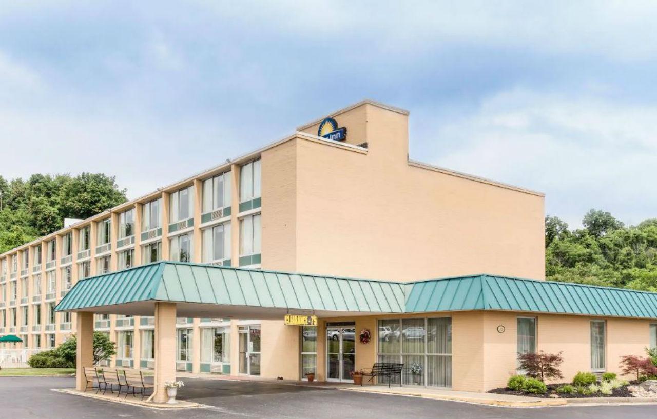 Days Inn By Wyndham Cambridge Dış mekan fotoğraf
