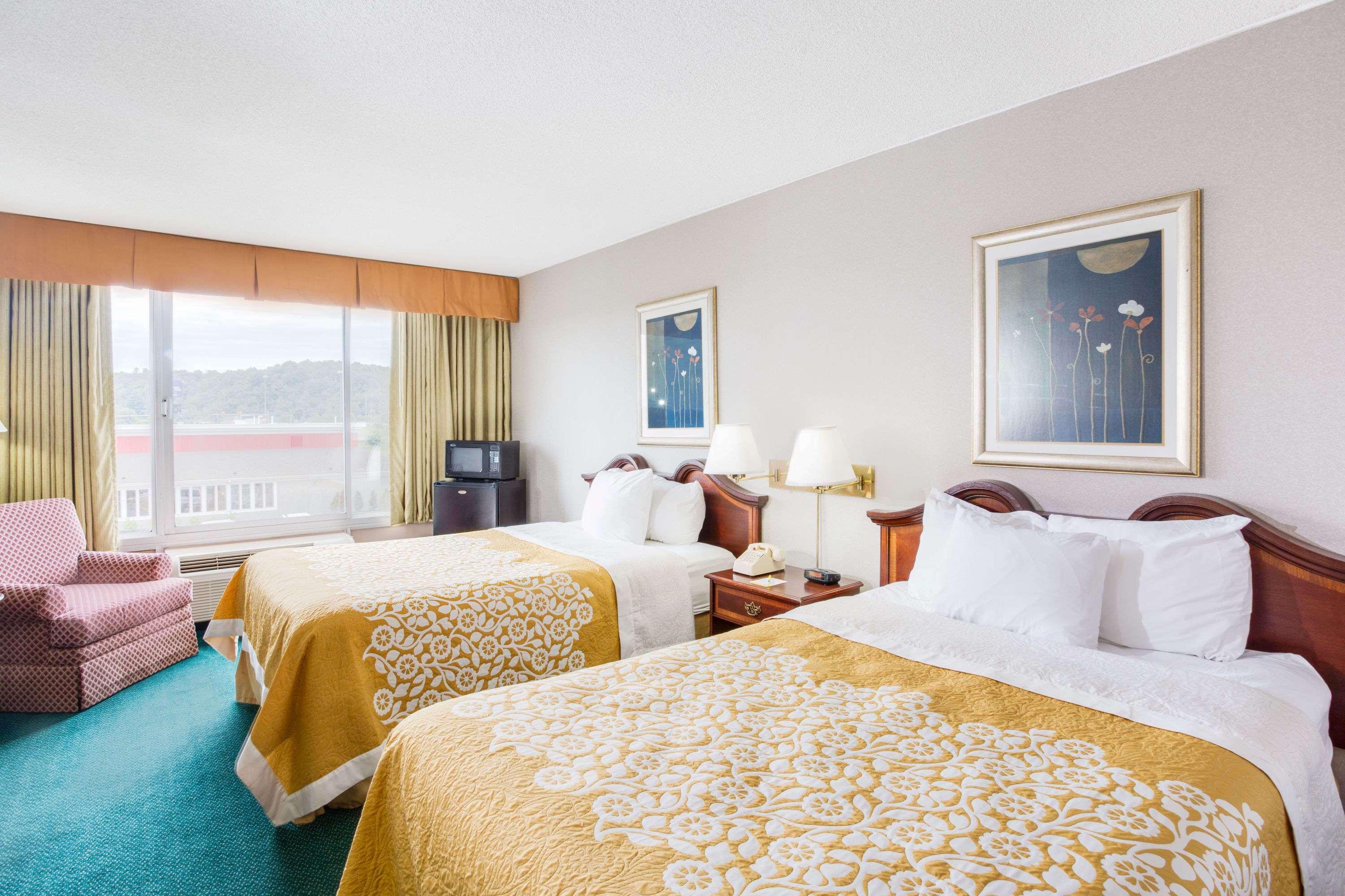 Days Inn By Wyndham Cambridge Dış mekan fotoğraf