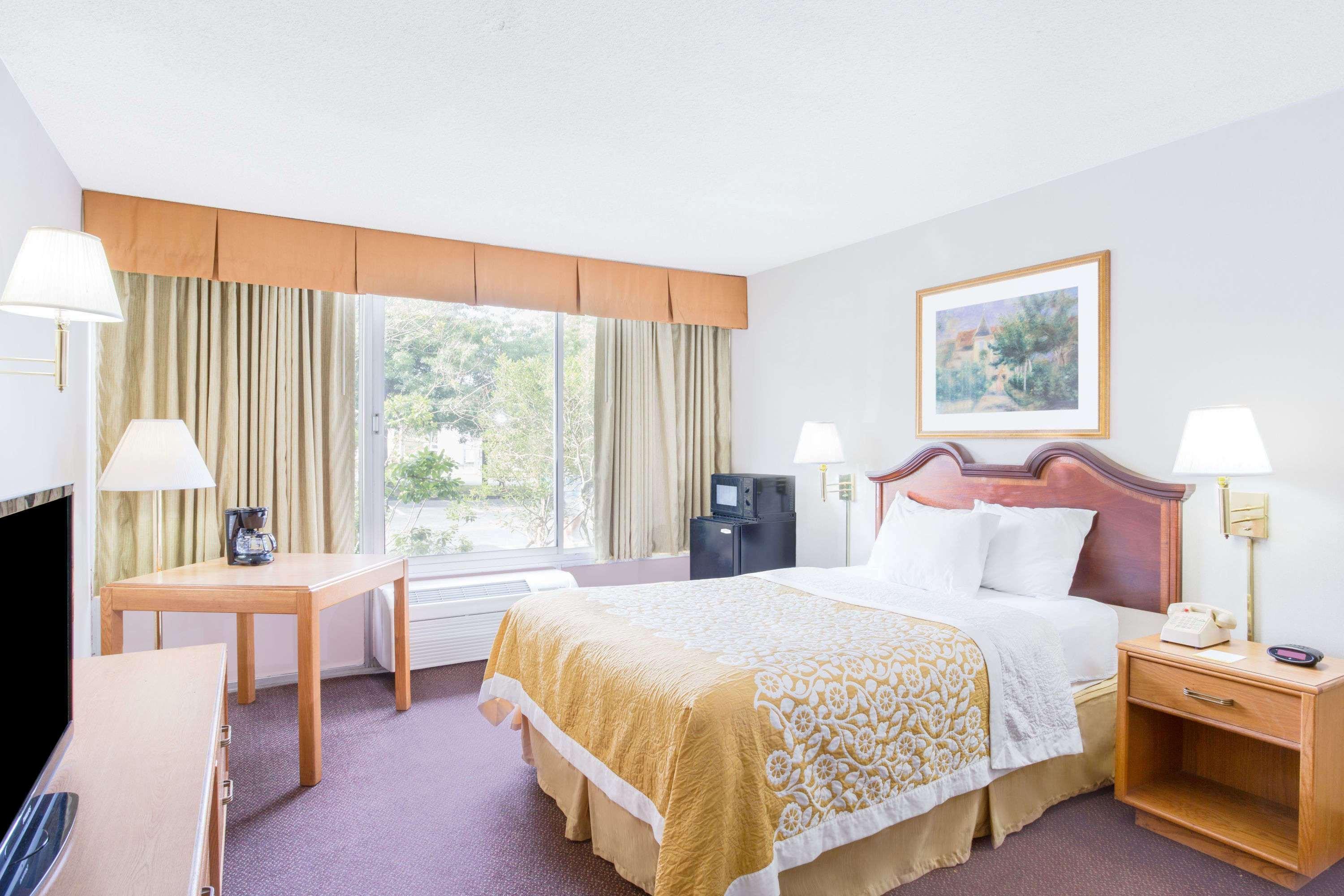 Days Inn By Wyndham Cambridge Dış mekan fotoğraf