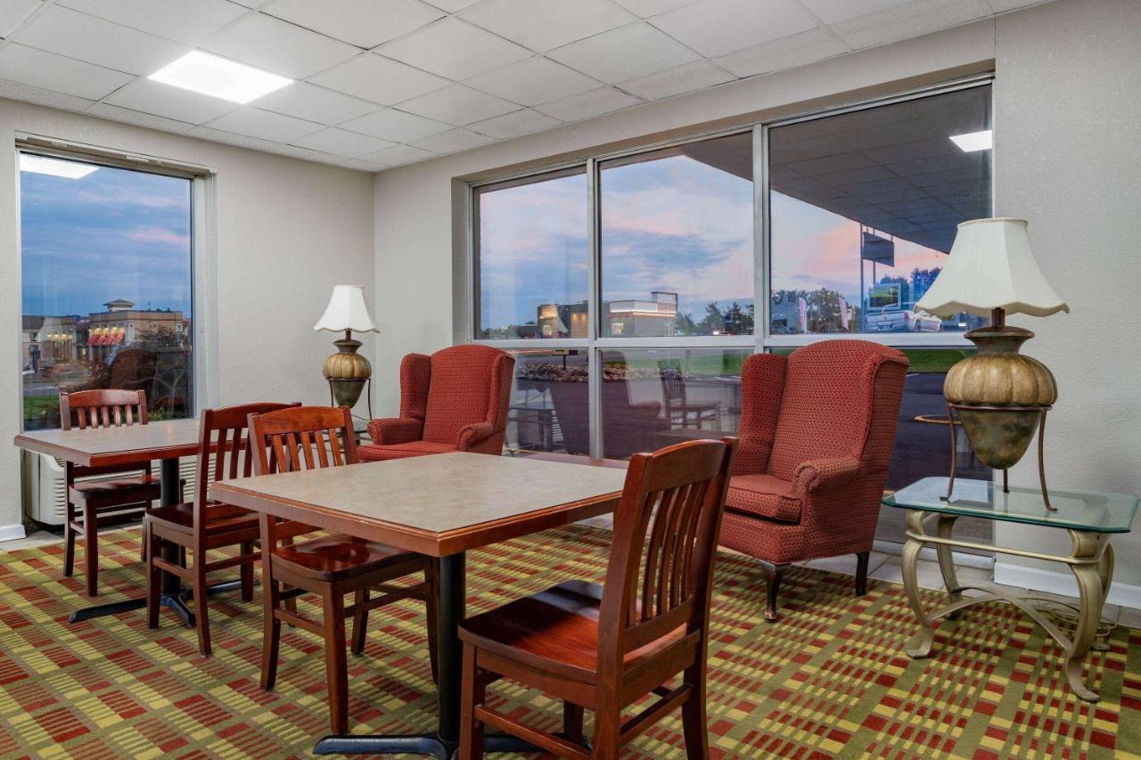 Days Inn By Wyndham Cambridge Dış mekan fotoğraf