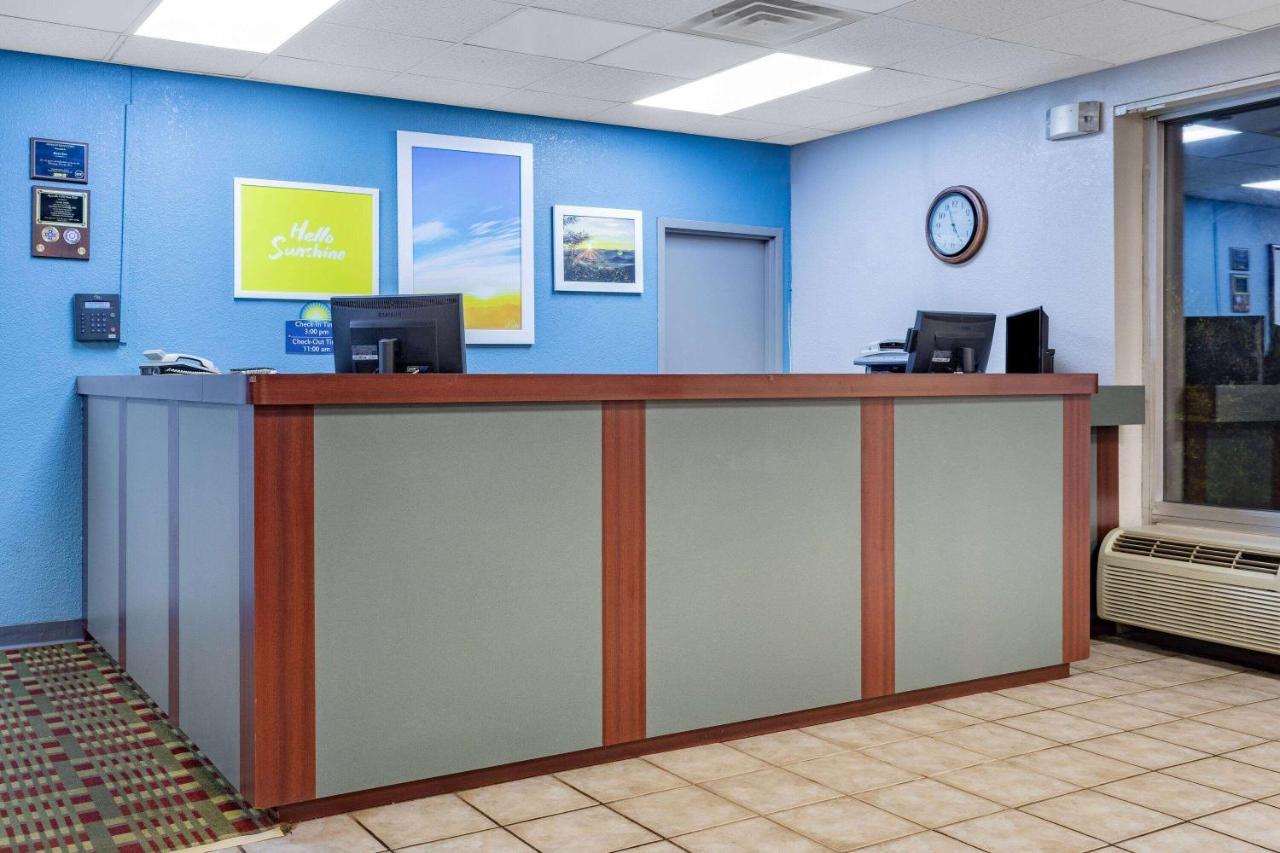 Days Inn By Wyndham Cambridge Dış mekan fotoğraf
